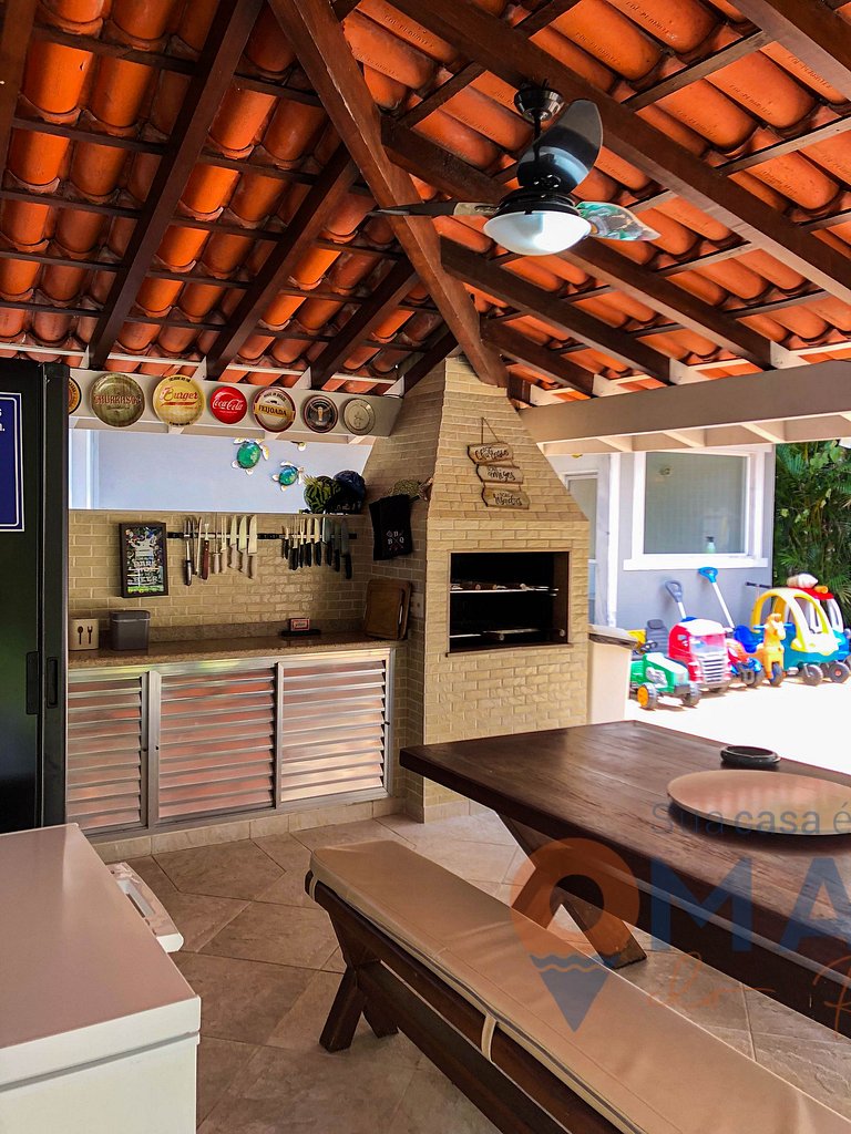 Casa con piscina y zona infantil en Angra dos Reis