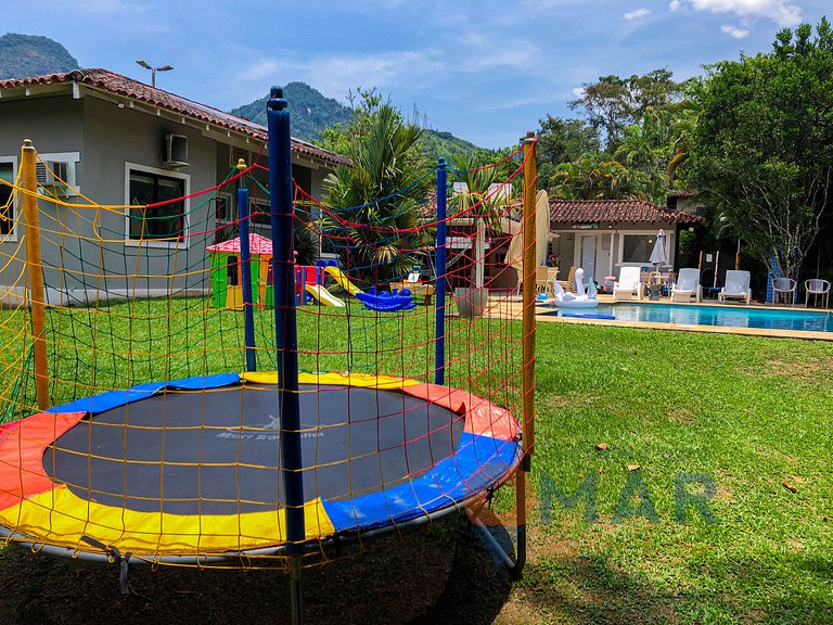 House with Pool and Kids Area in Angra dos Reis