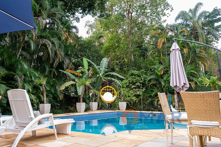 Casa com Piscina e Área Kids em Angra dos Reis