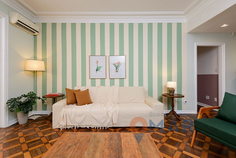 Amplo 3 Qtos com Varanda e Garagem | NSC 664/708