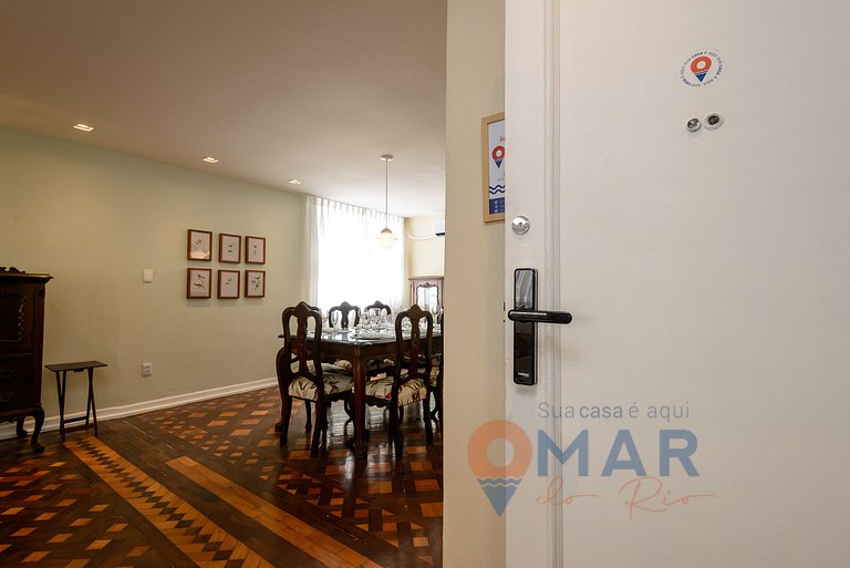 Amplo 3 Qtos com Varanda e Garagem | NSC 664/708