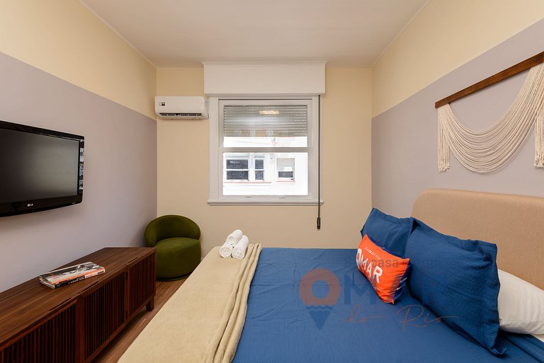 Amplio 3BDRs con balcón y garaje | NSC 664/708