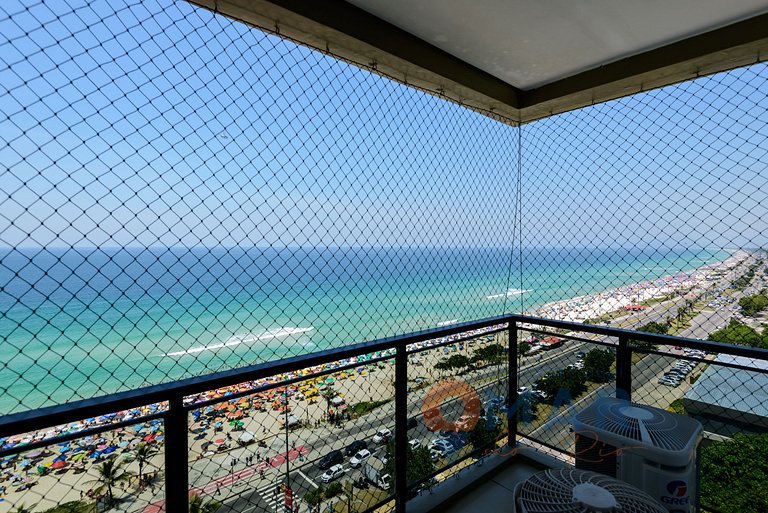High-End Beachfront Apartment | LC 4700/1020