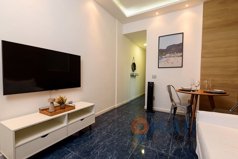 1BDR with Balcony 180m from the Beach | FS 35/303