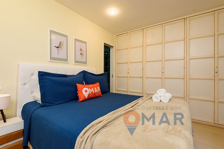 Classic 4BDRs Oceanfront with Garage | A 3484/602