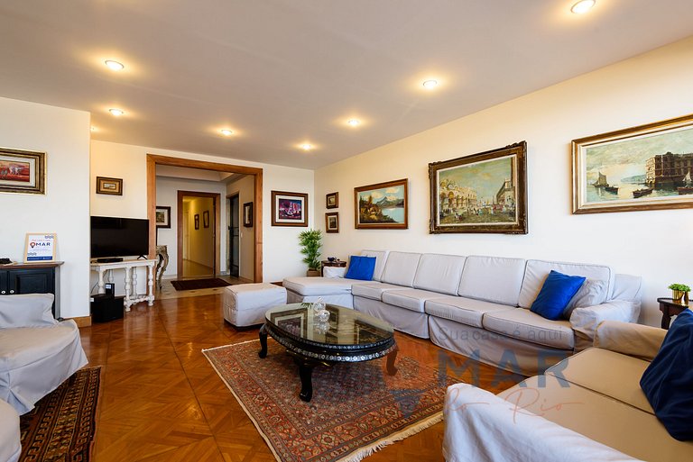 Classic 4BDRs Oceanfront with Garage | A 3484/602