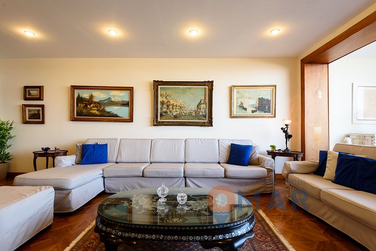 Classic 4BDRs Oceanfront with Garage | A 3484/602