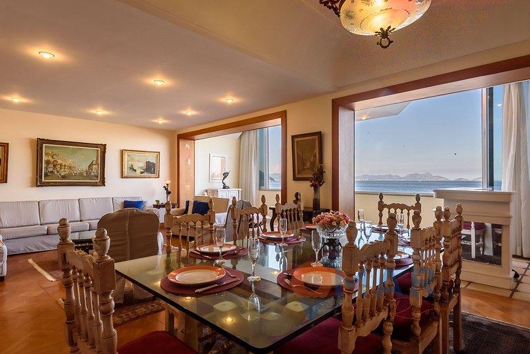 Classic 4BDRs Oceanfront with Garage | A 3484/602