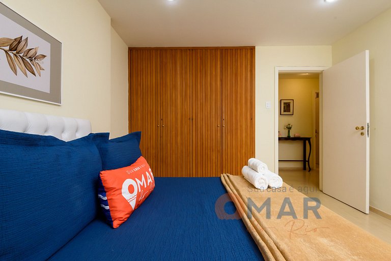 Classic 4BDRs Oceanfront with Garage | A 3484/602