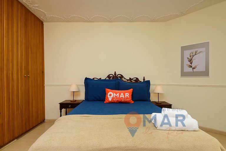 Classic 4BDRs Oceanfront with Garage | A 3484/602