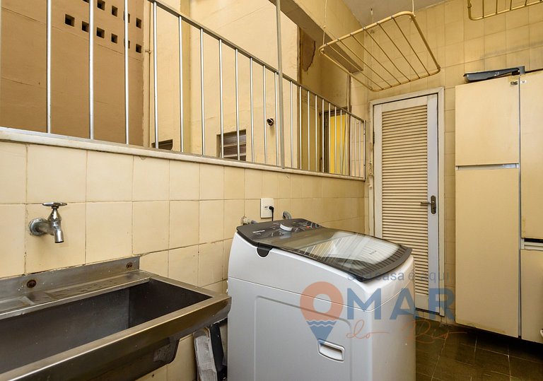 Classic 4BDRs Oceanfront with Garage | A 3484/602