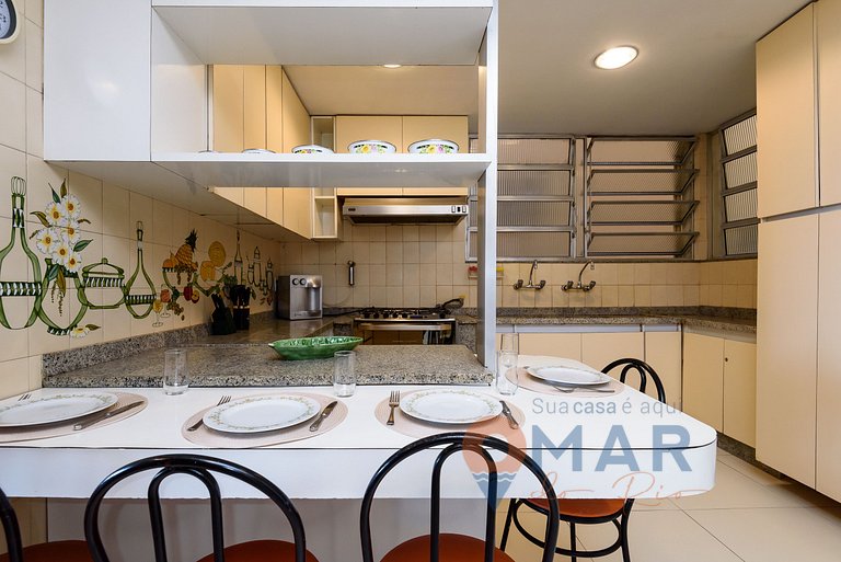 Classic 4BDRs Oceanfront with Garage | A 3484/602