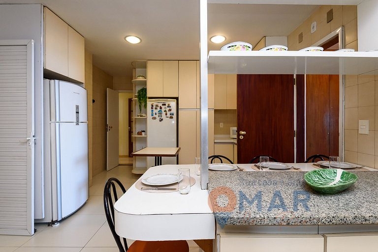 Classic 4BDRs Oceanfront with Garage | A 3484/602