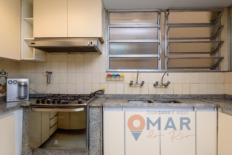 Classic 4BDRs Oceanfront with Garage | A 3484/602