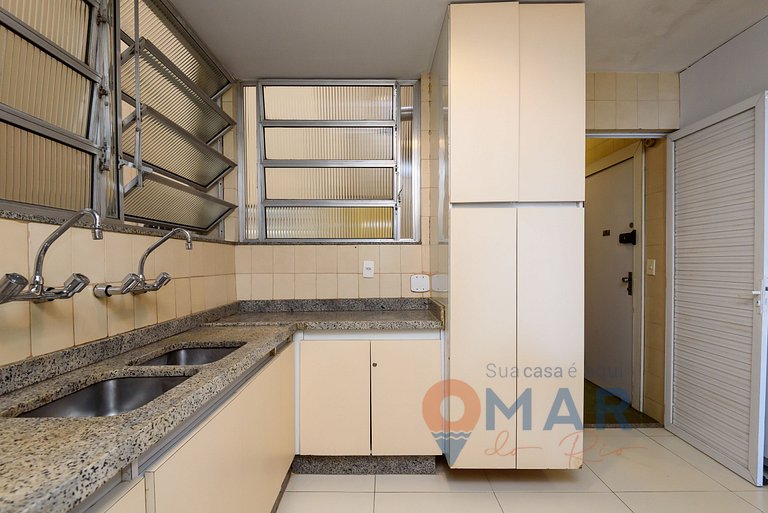 Classic 4BDRs Oceanfront with Garage | A 3484/602