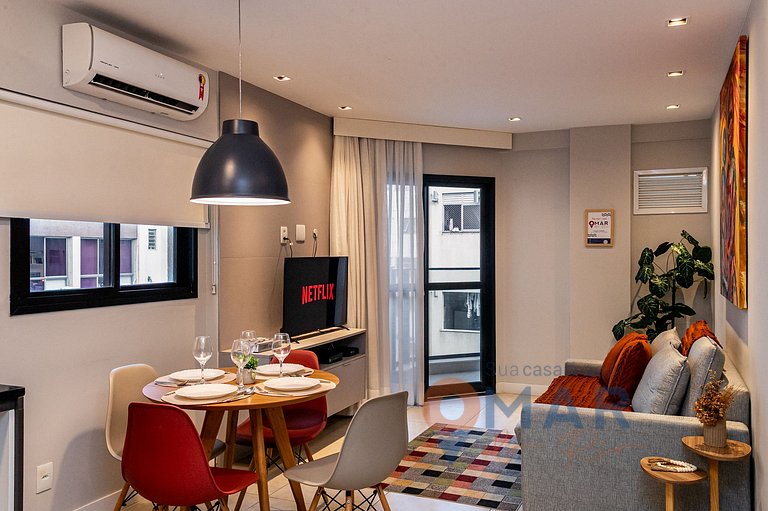 Quarto e Sala com Varanda em Copacabana|MRU 05/703