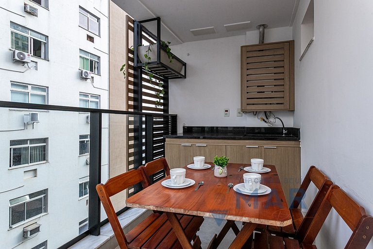 Quarto e Sala com Varanda em Copacabana|MRU 05/703