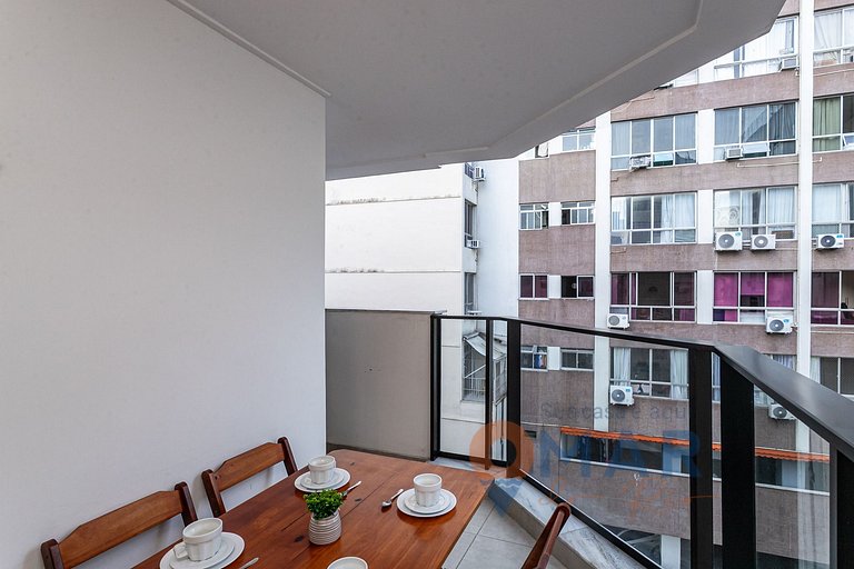 Quarto e Sala com Varanda em Copacabana|MRU 05/703
