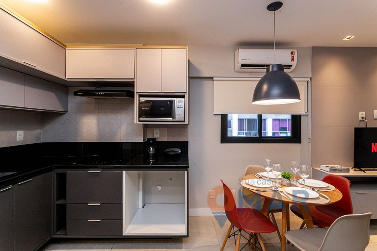Quarto e Sala com Varanda em Copacabana|MRU 05/703
