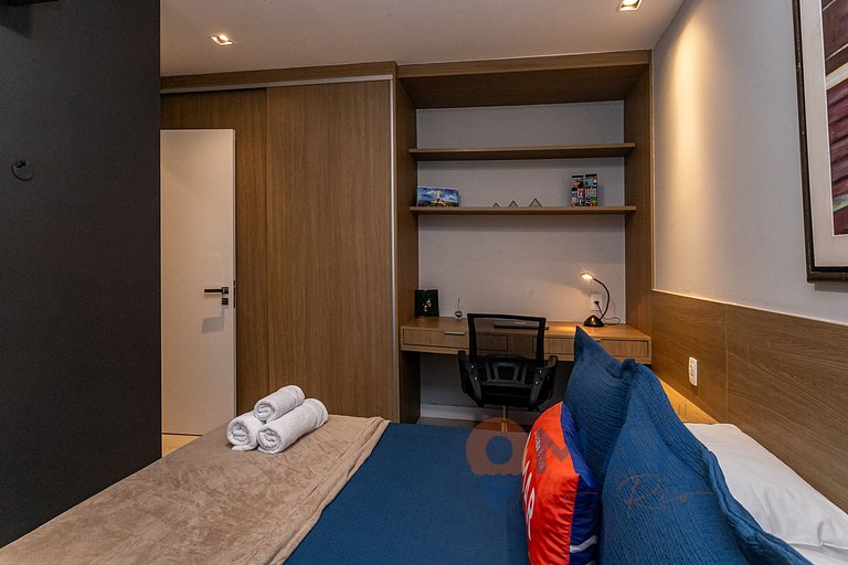 Quarto e Sala com Varanda em Copacabana|MRU 05/703