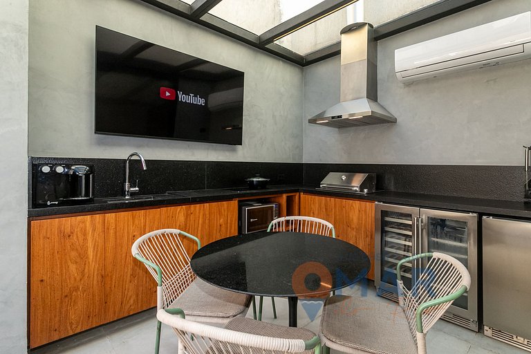 Penthouse w/ Private Pool & BBQ | CN 37/404