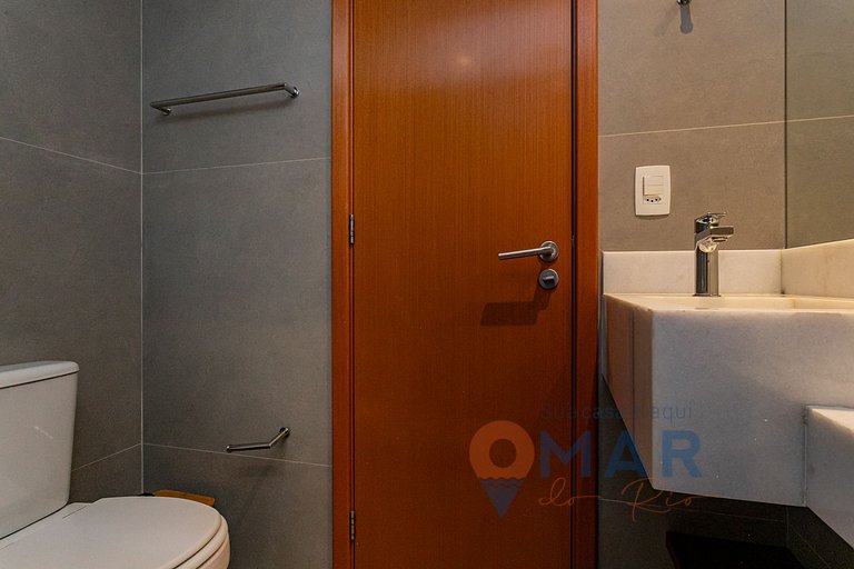 Penthouse w/ Private Pool & BBQ | CN 37/404