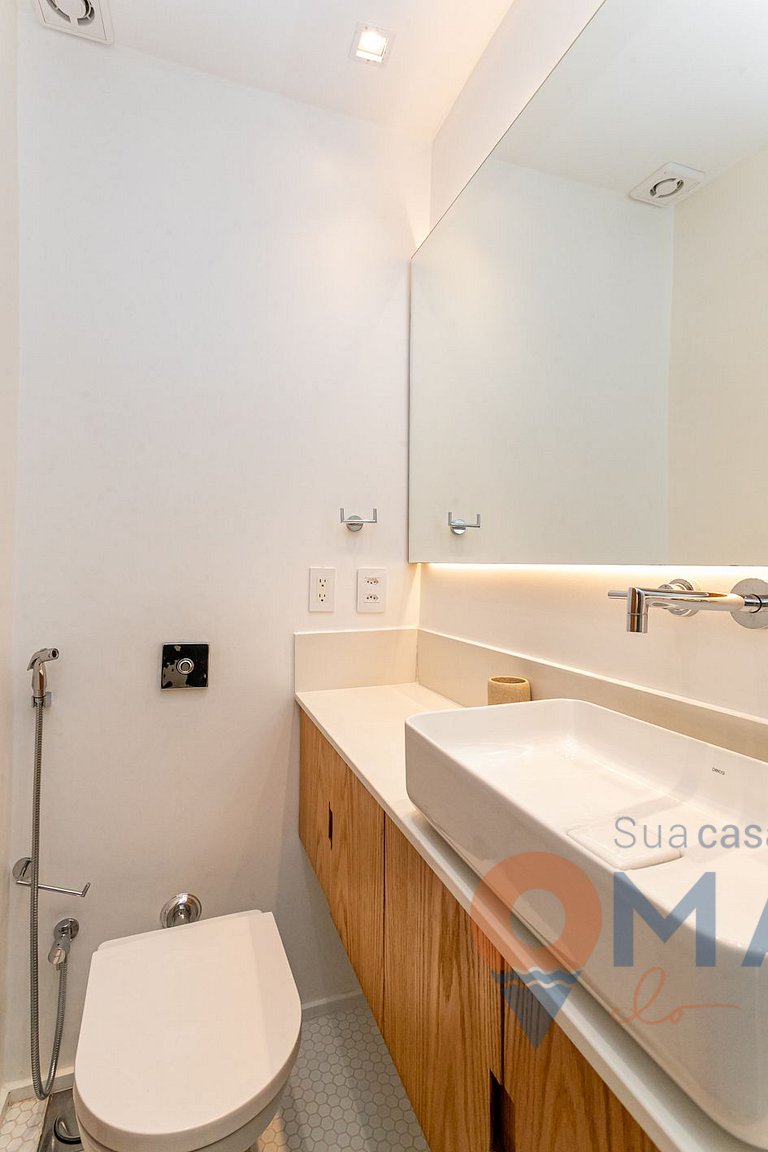 Modern Studio 5 Minutes from the Beach | FS 88/218