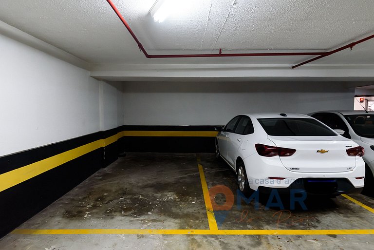 Botafogo Apt with Pool & Parking | BV 80/407