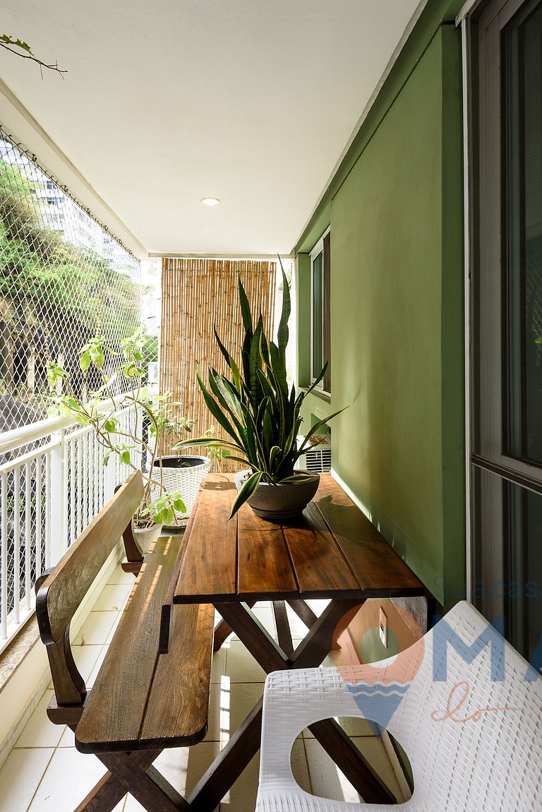 Botafogo Apt with Pool & Parking | BV 80/407