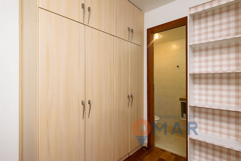 Botafogo Apt with Pool & Parking | BV 80/407