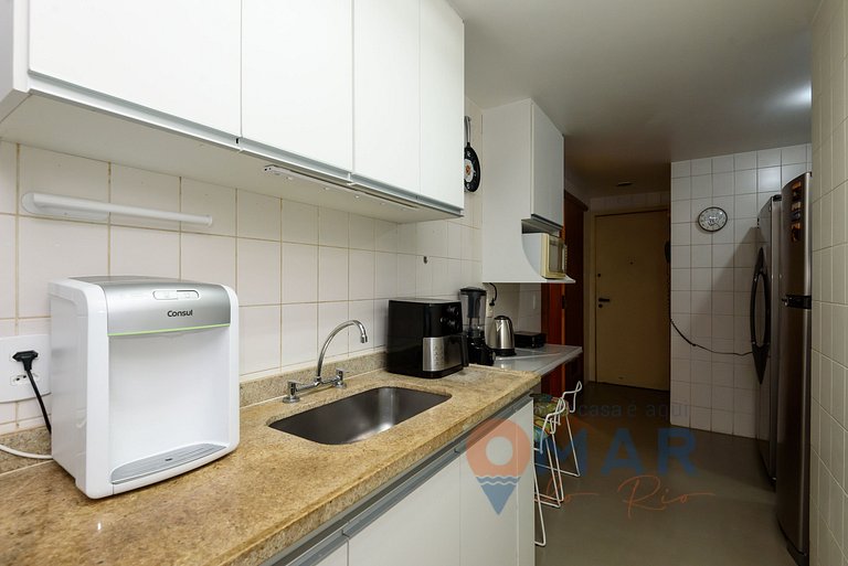 Botafogo Apt with Pool & Parking | BV 80/407