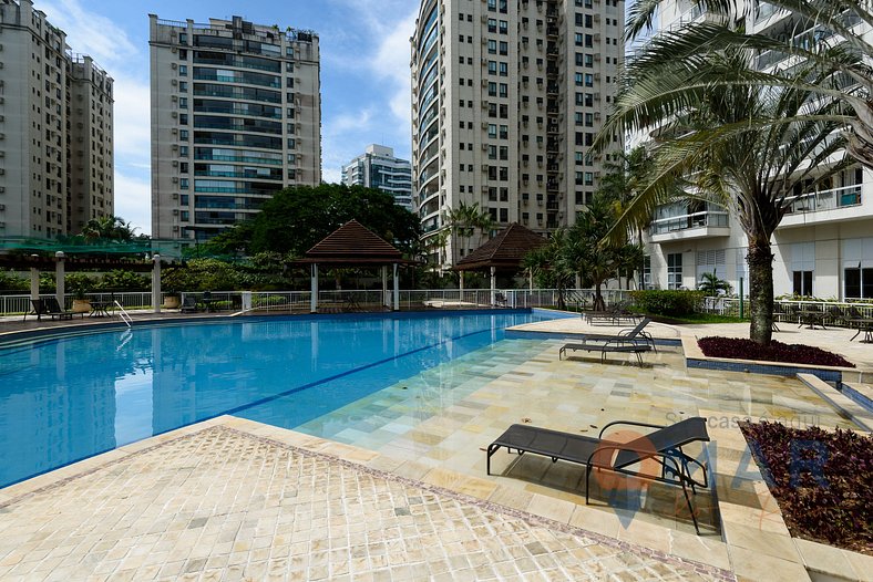 Apartamento c/ Piscina e Garagem | FL 960/520