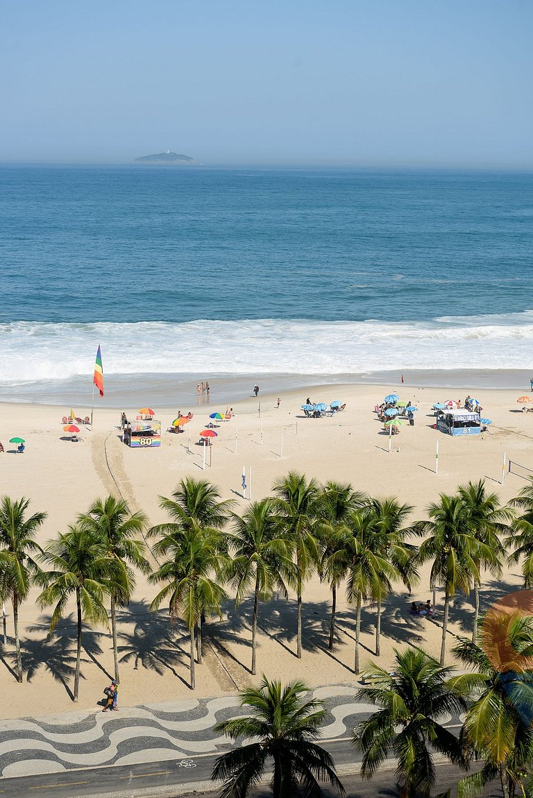 Apartamento de 2 dormitorios con vistas al mar en Copacabana