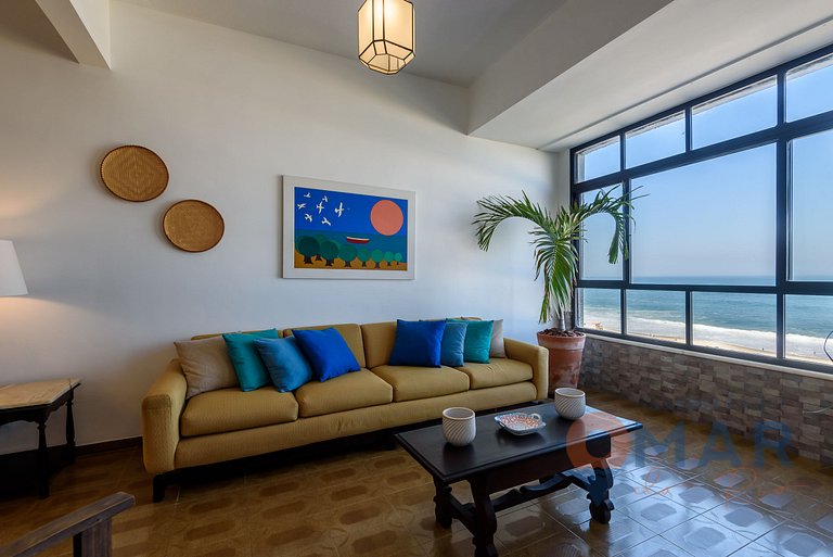 Apartamento de 2 dormitorios con vistas al mar en Copacabana