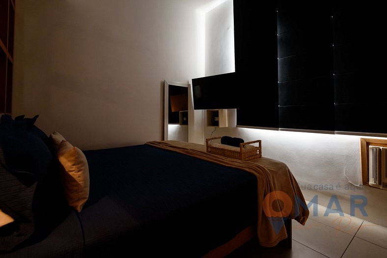 Bedroom & Lounge, View of Christ the Redeemer | SQC 143/918