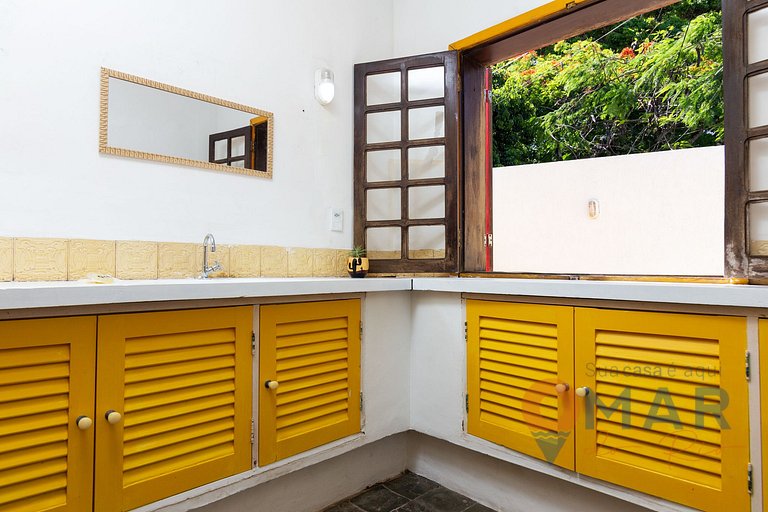 Casa Flora com Área de Lazer: Suíte Amarela