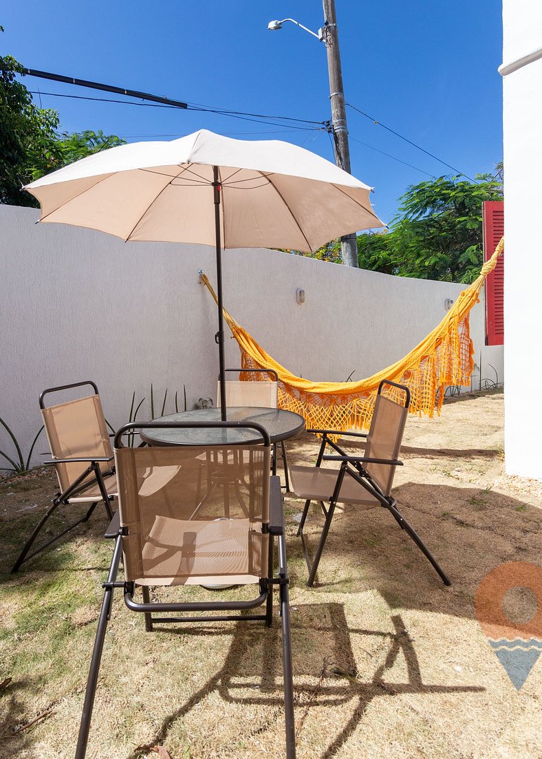 Casa Flora with Swimming Pool: Yellow Suite