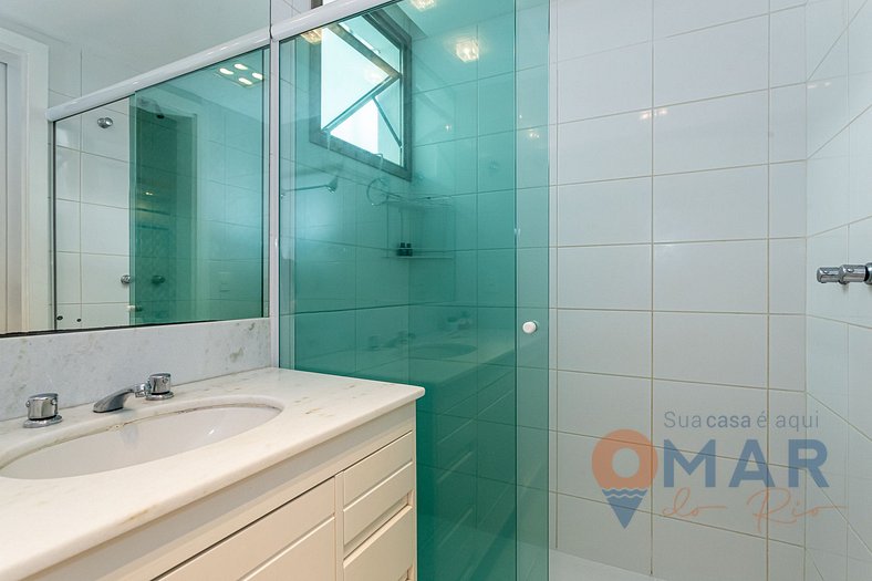 Modern 2-bedroom apartment with pool and garage | SC 357/405