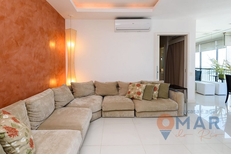 Modern 2-Bedroom w/ Sea View and Pool | LC 6250/1203