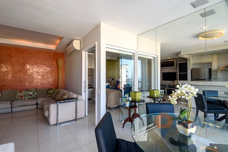 Modern 2-Bedroom w/ Sea View and Pool | LC 6250/1203