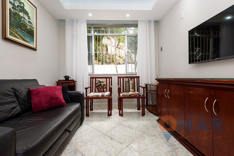 Peaceful Stay in Copacabana: 2 Bedrooms | TN 315/102